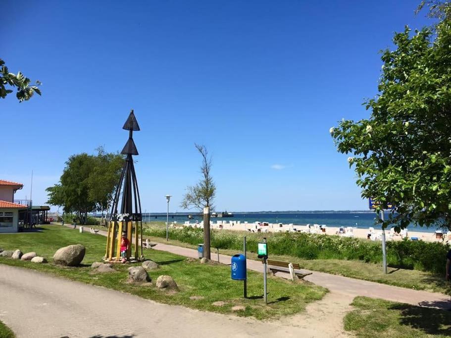 Neue Ferienwohnung Kuestennaehe Mit Terrasse 3Km Zum Strand Osdorf Ngoại thất bức ảnh